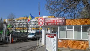 Anchetă la Spitalul Județean Vaslui, după ce niște infirmiere ar fi furat hainele și alimentele unei paciente