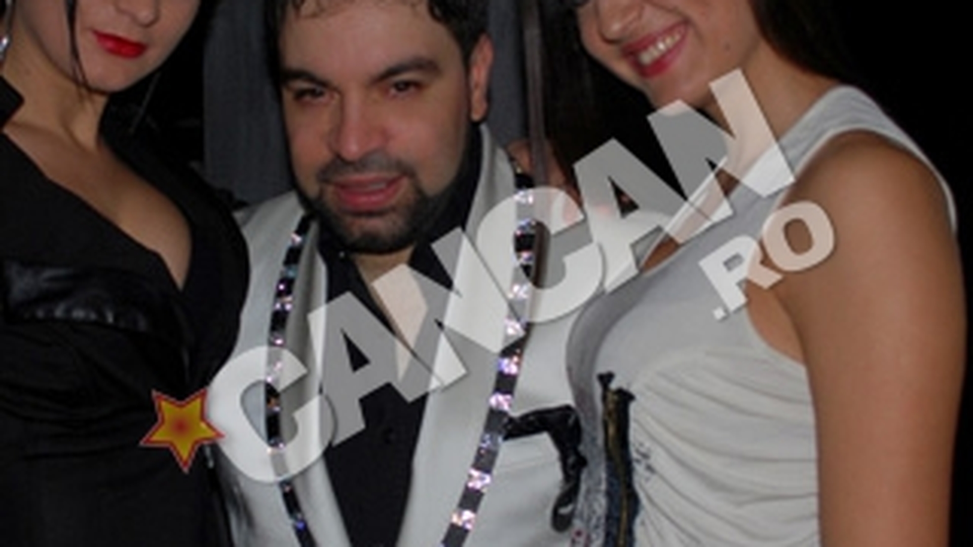 Show total in noaptea de Sfantul Valentin cu Florin Salam si cu modelele Claudiei Musat!