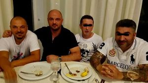 Reacția trupei “La Familia” după ce Răzvan Lucan, “fratele” lui Puya, a fost găsit mort într-o cameră de hotel