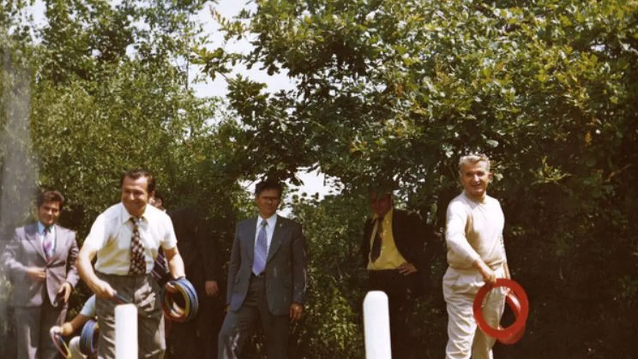 Ce relație a avut Ion Iliescu cu Elena Ceaușescu, de fapt. S-a aflat ce sacrificii a făcut soția lui Nicolae Ceaușescu pentru el