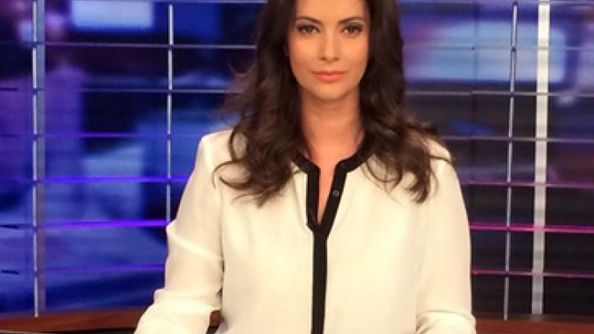 Andreea Berecleanu a lăsat telespectatorii cu gura căscată! Cum a apărut la pupitrul ştirilor în această seară!