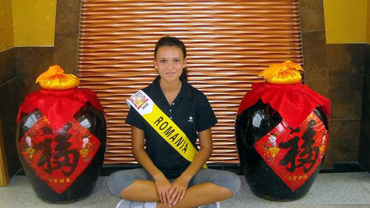 O romanca este Miss Bikini Queen of the Year International 2010