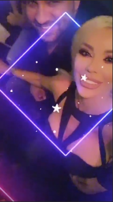 Bianca Drăgușanu și Alex Bodi, săruturi și atingeri fierbinți în public. Avem imaginile cu cei doi