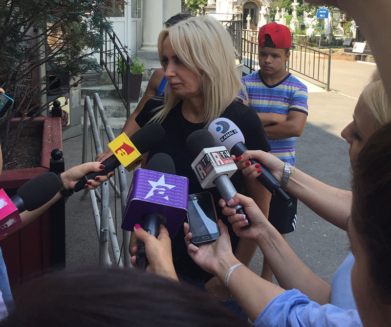#metoo. Daniela Gyorfi, atacată chiar la ea acasă. Un bărbat a sărit la ea, pe canapea!