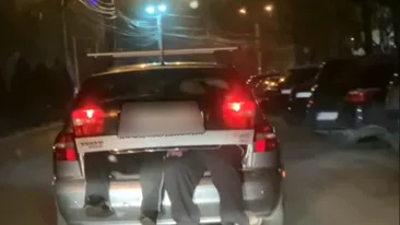 O șoferiță și-a cărat soțul beat în portbagaj! Ce s-a întâmplat după ce imaginile au ajuns pe Facebook