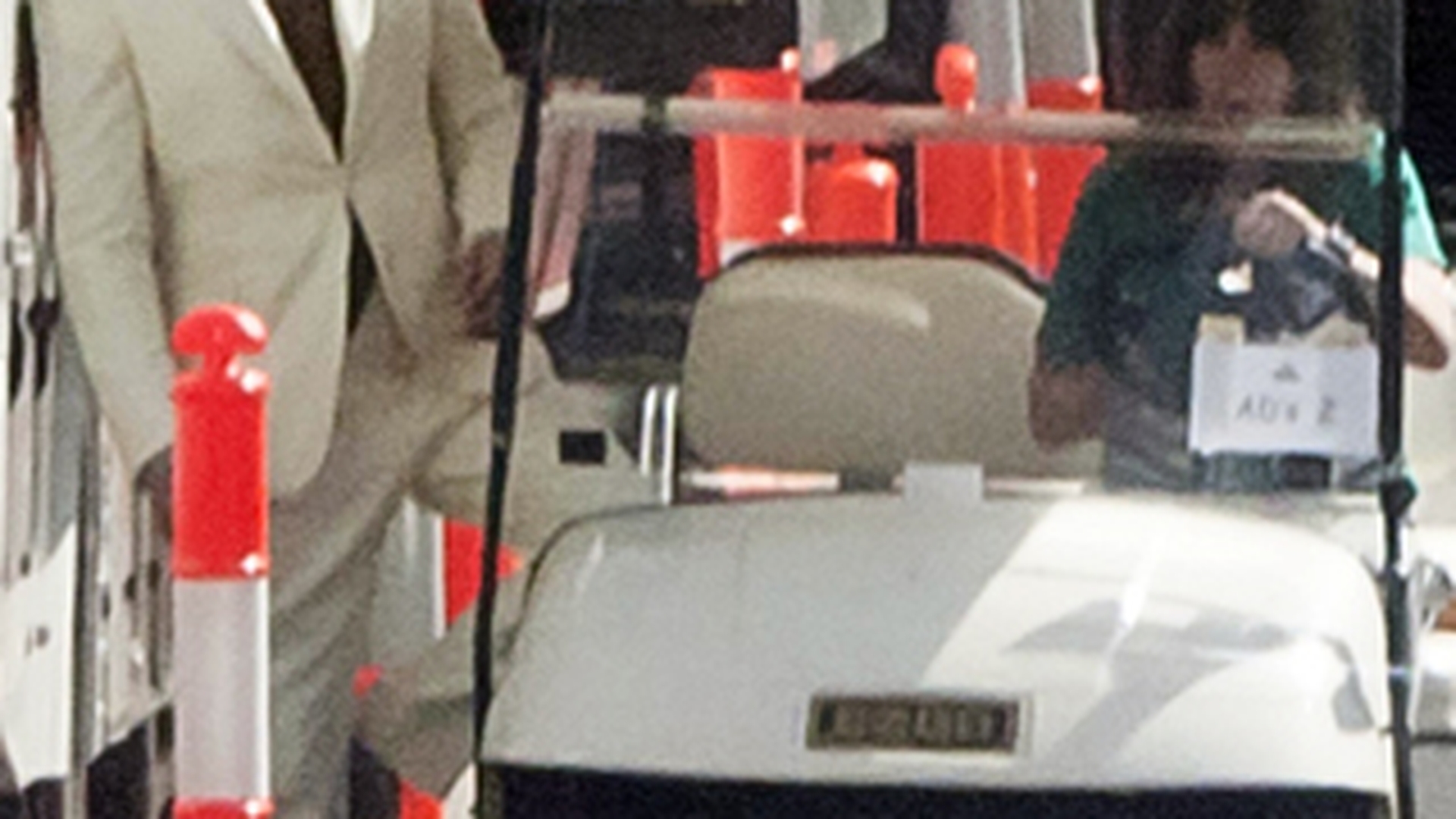 Primele imagini cu DiCaprio in costumul "Marelui Gatsby"