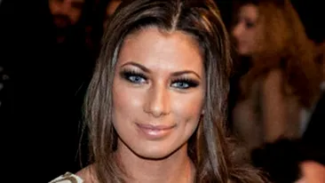 Roxana Vancea isi schimba meseria? Este reporter la evenimente mondene!