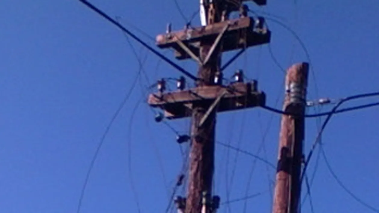 Un adolescent de 17 ani a vrut sa asculte muzica si a murit electrocutat