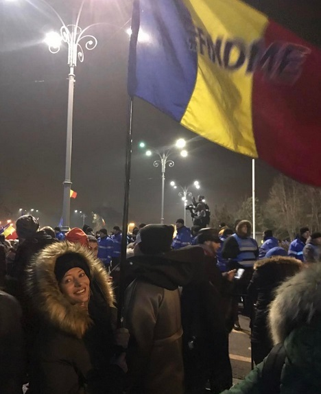 Delia a mers în Piaţa Victoriei, la manifestaţiile împotriva adoptării OUG 13
