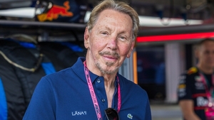 Larry Ellison, la un pas de a deveni cel mai bogat om din lume. Afaceristul ar putea depăși averea spectaculoasă a lui Elon Musk!