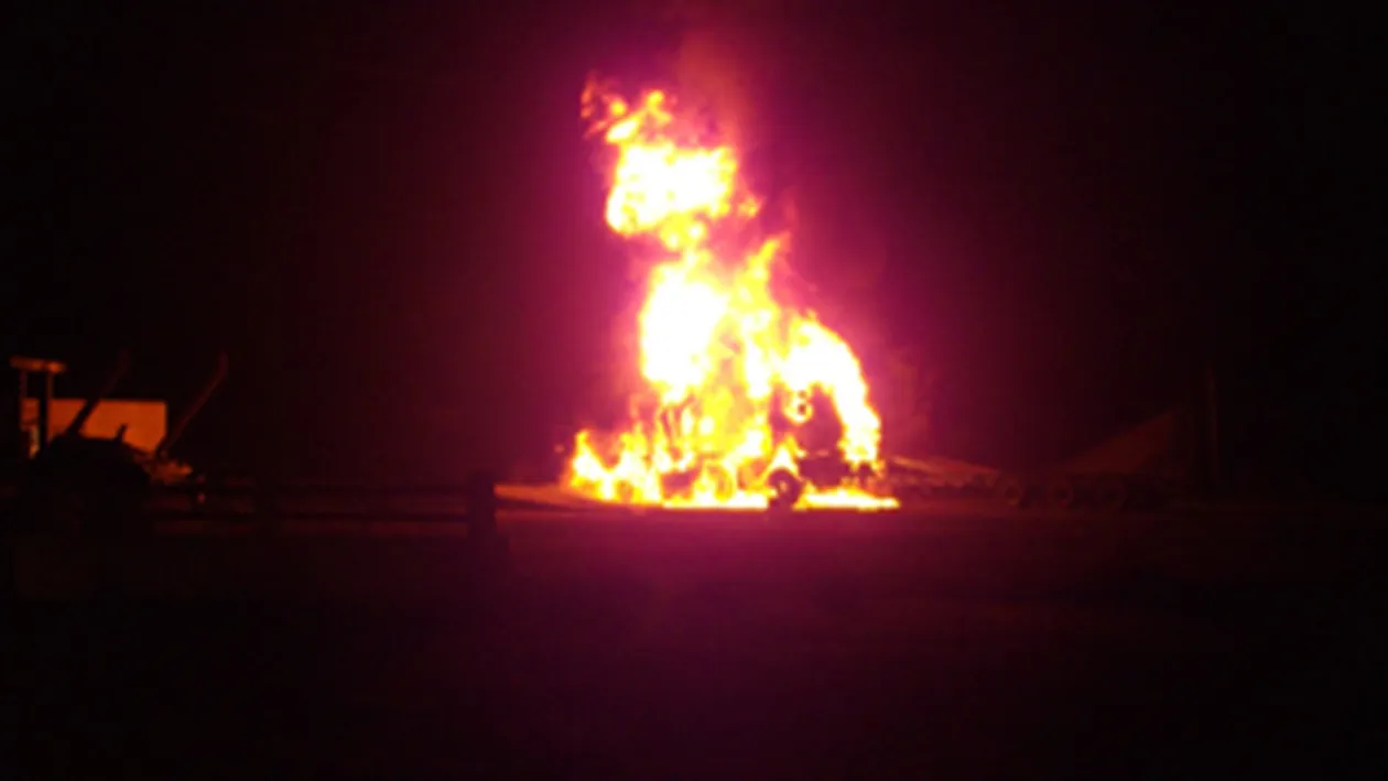 O cisterna cu bitum a luat foc pe DN1, in Sibiu!