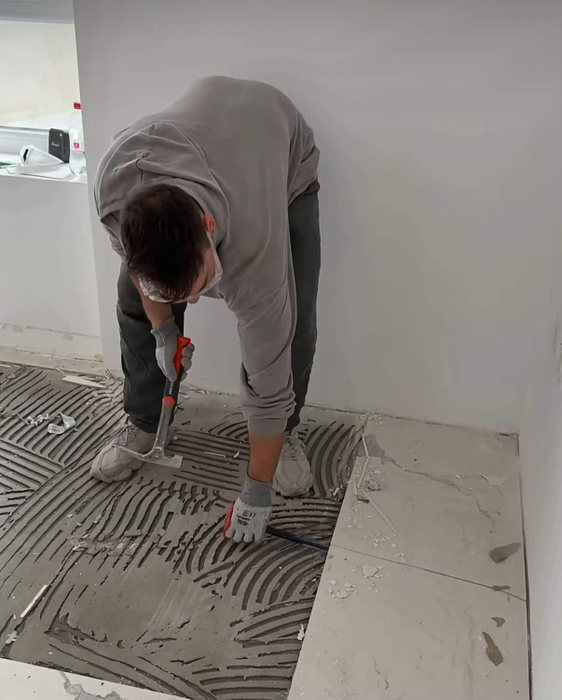 Oana și Vlad Gherman și-au renovat apartamentul, dar au avut parte de o surpriză incredibilă. Ce au găsit în perete