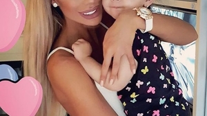 Bianca Drăgușanu a atras toate privirile în Mamaia! Cum a fost surprinsă pe plajă cu Sofia: “Ce curajoasă e doamna”