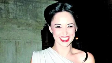 Andreea Marin ii aduce pe aceeasi scena pe castigatorii celor doua concursuri. Zana, intre X Factor siVocea Romaniei