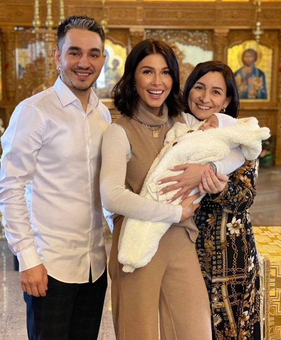 Zi de sărbătoare pentru Ilinca Vandici! Nepoțelul ei a fost botezat