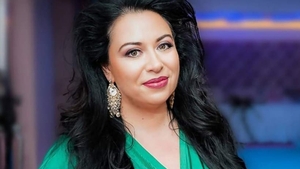 Oana Roman a început procesul de remodelare! Vedeta vrea să scape de gușă
