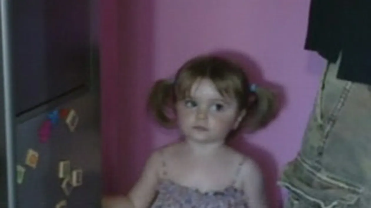 Ce frumosi sunt gemenii Briannei Caradja! Lestat Monroe le gateste in fiecare zi, iar Perry Zizzi ii invata limbi straine