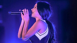 Inna a renuntat la haine! Artista apara in noul videoclip intr-un sutien minuscul