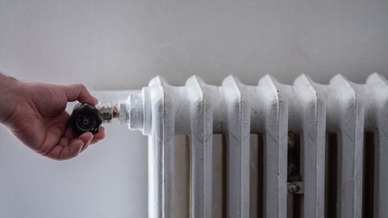 Pe ce dată vine căldura în tot Bucureștiul. Datoriile Termoenergetica nu vor afecta furnizarea agentului termic în calorifere