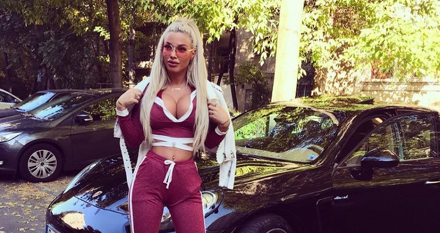 Loredana Chivu s-a făcut de râs după ce și-a pozat fundul! Ce s-a văzut lângă ea i-a șocat pe toți