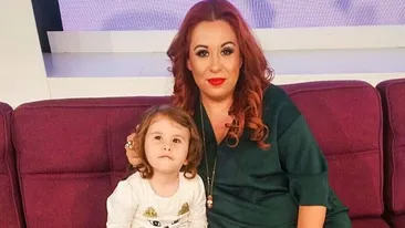 Ele sunt fetele din familia Roman! Oana le-a prezentat tuturor: ”Trei generaţii!”