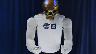 VIDEO Un robot umanoid va zbura in spatiu pe naveta  Discovery