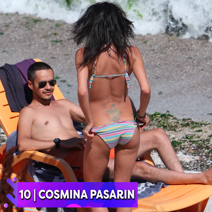Top 40 cele mai “neastâmpărate” sexy-vedete pe plajă! Nimeni nu se mai “joacă” așa cum o fac ele cu slipul de la costumul de baie