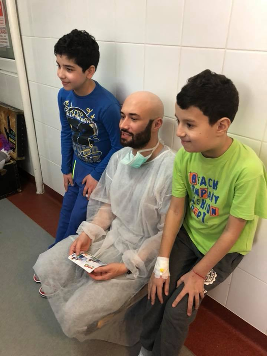 Codin Maticiuc și Mihai Bendeac au vizitat copiii bolnavi de cancer dintr-un spital: „De la doi păcătoși, acum, în Săptămâna Mare transmitem sănătate”
