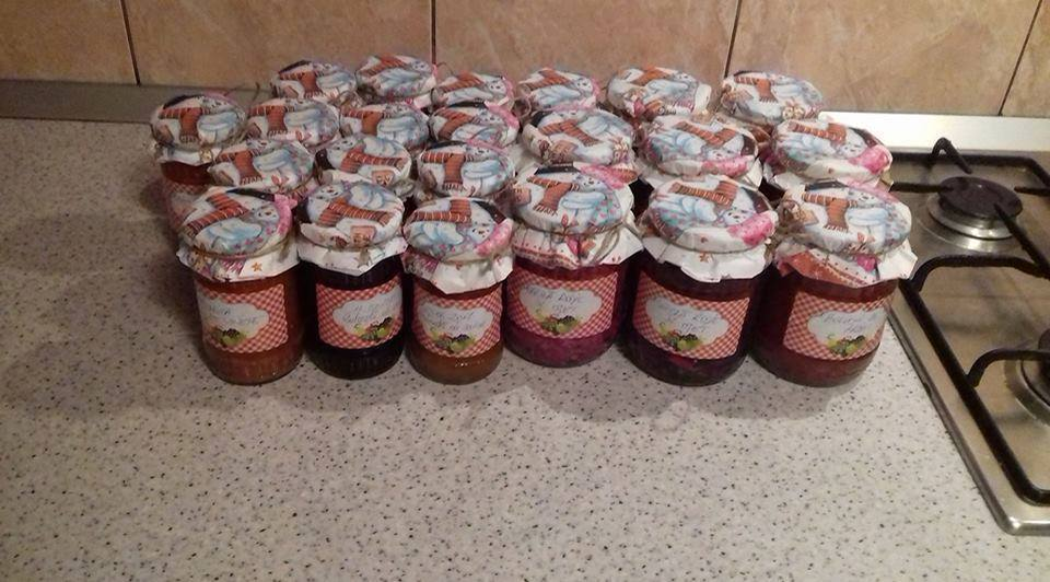 Dulceţurile sunt făcute tradiţional, chiar dacă în cantităţi mai mari