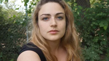 O femeie din Danemarca, traumatizată de bărbați pe stradă: “Țipă la mine să îmi smulg sprâncenele și mustața”. De aproape 1 ani este nepensată și neepilată