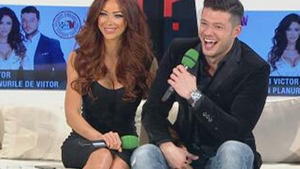 Slav găteşte, Bianca priveşte! A venit vremea bărbaţilor la cratiţă! Uite ce bunătate de omletă a făcut Victor şi ea n-a gustat!
