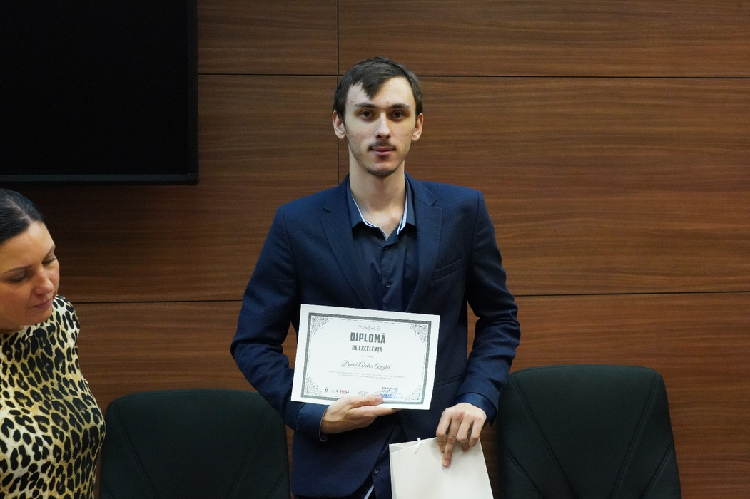 Comunicat de presă. Primarul Robert Negoiță a premiat elevii de top din Sectorul 3