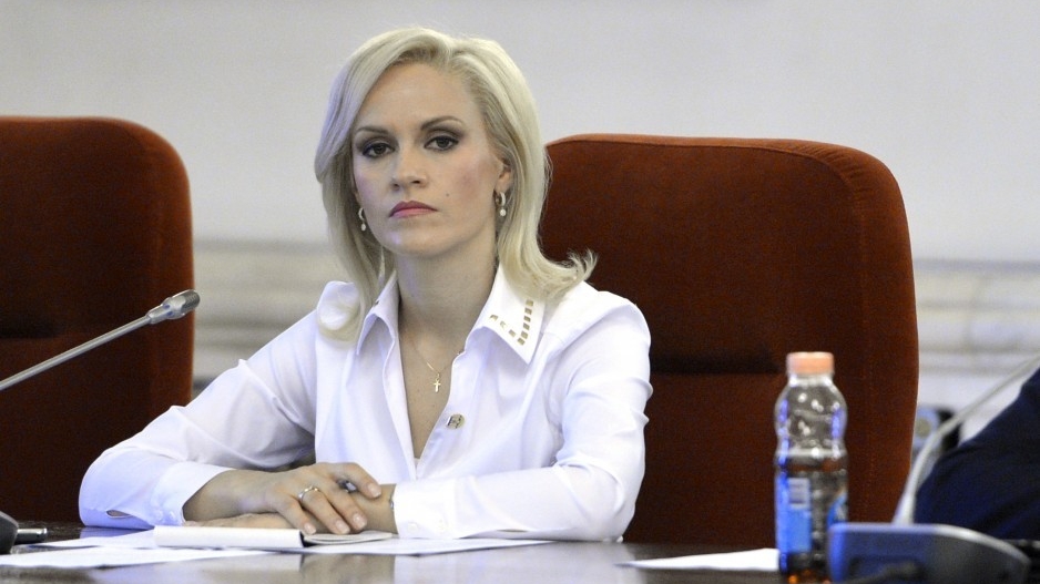 Avertisment ANM: cod galben de furtună în Bucureşti! GABRIELA FIREA a făcut anunţul despre închiderea şcolilor