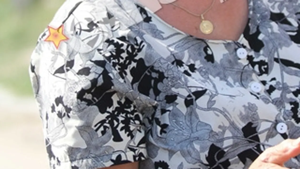 Aici s-a sinucis primarul interimar din Jilava! L-am vazut spanzurat in gradina si m-am speriat ingrozitor!