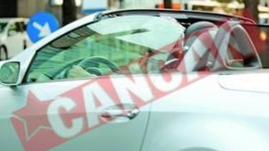 Dan Diaconescu isi rezolva treburile in masina