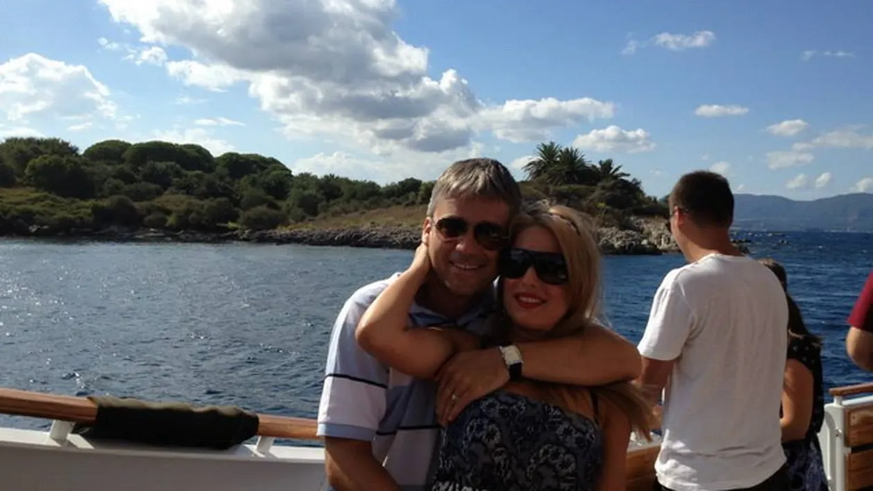 O tanara cantareata de muzica populara, care si-a programat nunta in iunie, a parasit domiciliul conjugal?