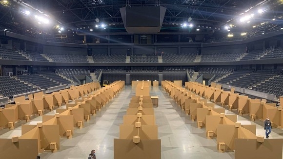 Sala Polivalentă din Cluj a fost transformată în centru de suport pentru bolnavii de COVID-19 cu simptome ușoare
