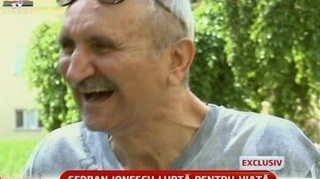 Desi e pe patul de spital, Serban Ionescu rade cu gura pana la urechi: "Asa batranel, plans si nebarbierit seman cu De Niro"! Vezi cum a facut caterinca de starea lui de sanatate!