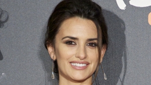 Naşterea băietelului regal a eclipsat-o total! Penelope Cruz a născut in aceeasi zi cu Kate. Vezi ce sex are copilul actritei