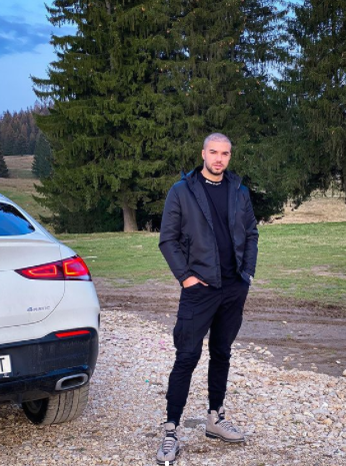Familia Sterp, în doliu! “Ion Șmecherul”, cel căruia i-au ridicat o casă, s-a stins din viață. “Băutura nu e bună, fraților!”