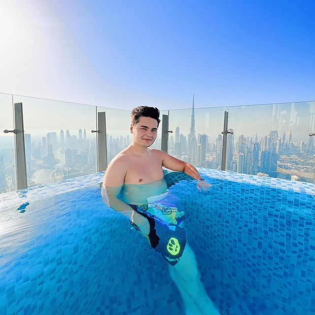 Selly: "Eu, la filmări nu mă văd atât de mult în rolul de actor, cât mă văd în rolul de producător!" / (Foto: Instagram)