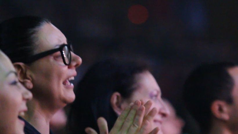 Carmen Tanase s-a dezlantuit pe ritmuri tiganesti. Vezi imagini incendiar!