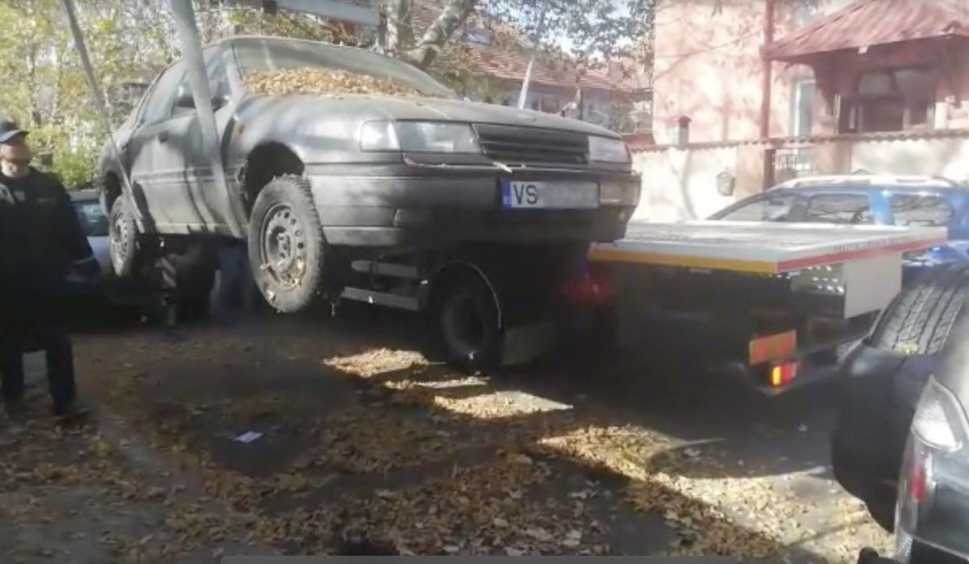 Mașina lui Nicușor Dan Sursă foto: Antena 3