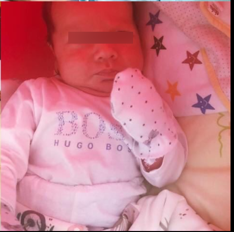 Primele imagini cu bebeluşul lui Nuţu Cămătaru! Bruneta a născut în urmă cu o lună un băieţel de nota 10!