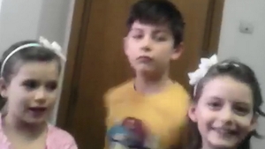 Povestea tulburatoare a trei frati abandonati de Sarbatori! Tatal lor locuia intr-o padure, iar mama...