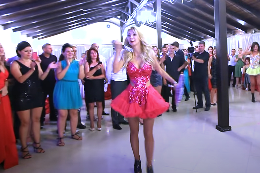 Am aflat tariful! Câți bani cere Andreea Bălan ca să cânte la o nuntă, acum, în 2022. Cât primește pentru 60 de minute. Sursă foto: Captură de ecran youtube