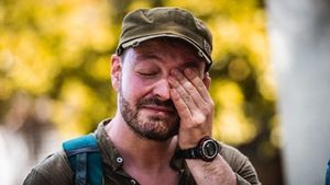 Alex Abagiu, în lacrimi la Asia Express! Make-up artistul s-a lovit unde îl doare cel mai tare. ”Mi-am spart fața!”