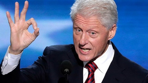 Bill Clinton, prins cu DOUA prostituate! Toata America e in stare de soc! Imagini UNICE surprinse de paparazzi