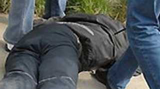 Un barbat cu probleme psihice din Drobeta Turnu Severin a fost omorat in bataie!
