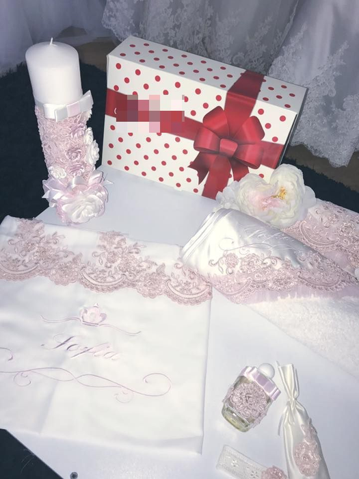Bianca Drăguşanu i-a pregătit în detaliu ţinuta Sofiei pentru botez